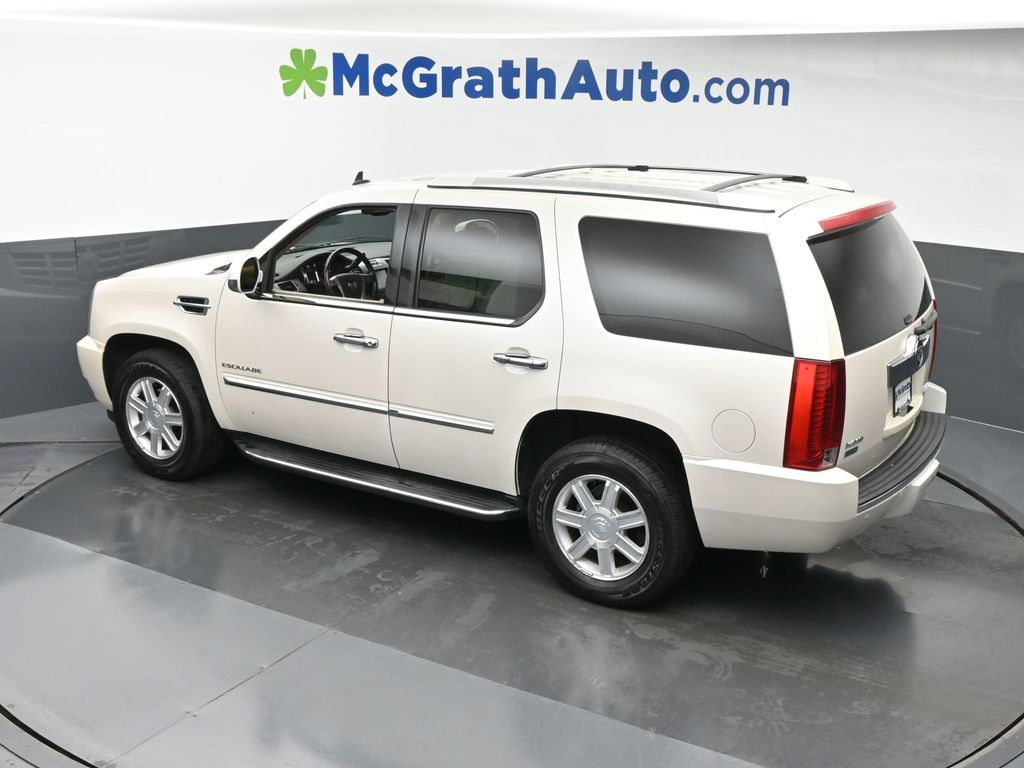 2010 Cadillac Escalade Base photo 18