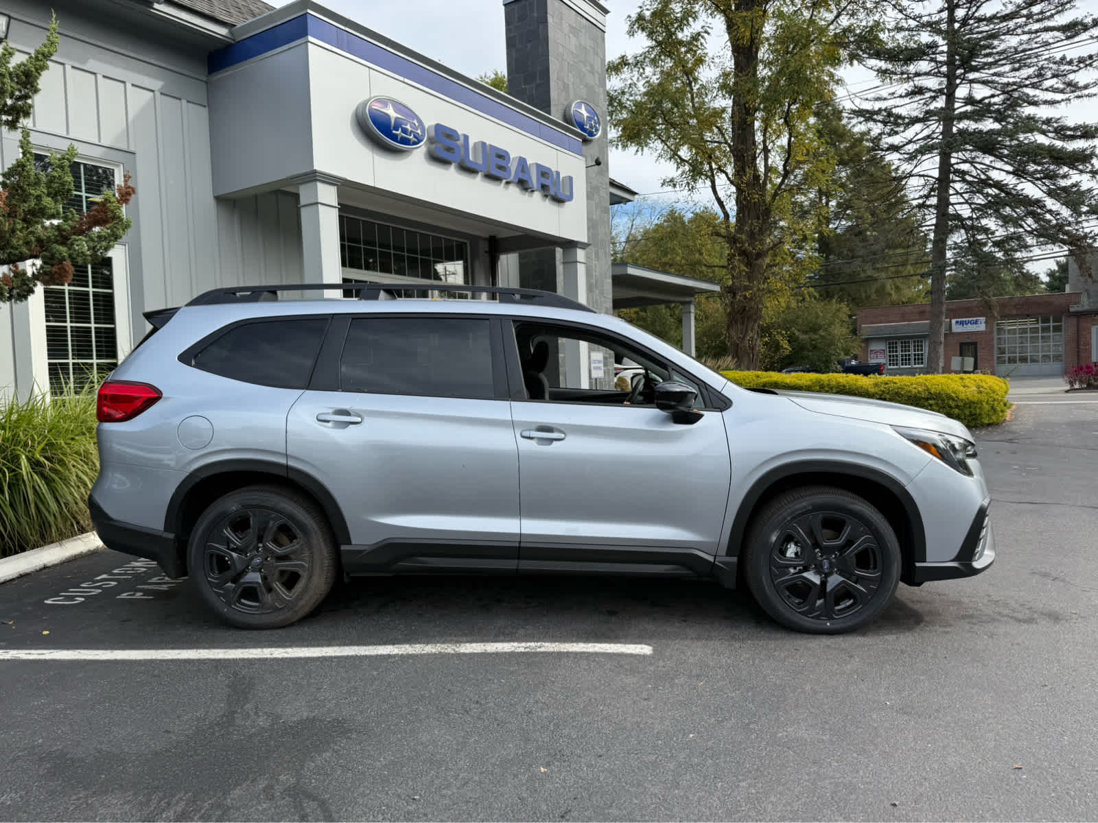 2025 Subaru Ascent Onyx Edition photo 3