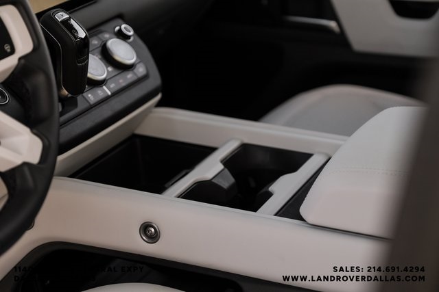 2025 Land Rover Defender 110 S photo 26