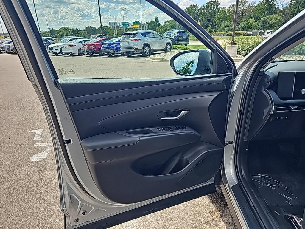 2026 Hyundai Tucson SEL photo 10