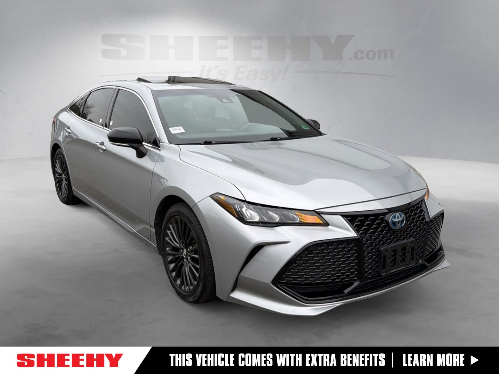 2020 Toyota Avalon XSE's photo