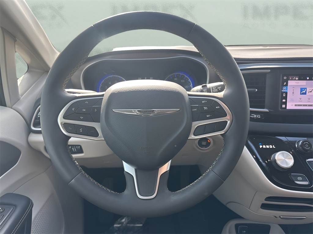 2023 Chrysler Voyager LX photo 13