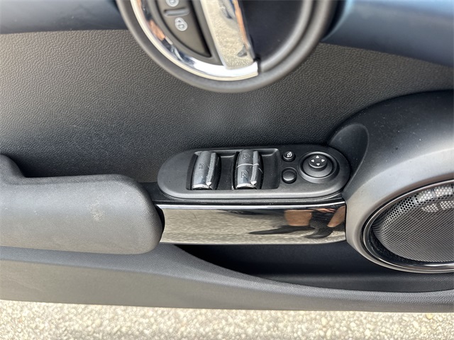 2021 Mini Cooper Convertible S photo 25