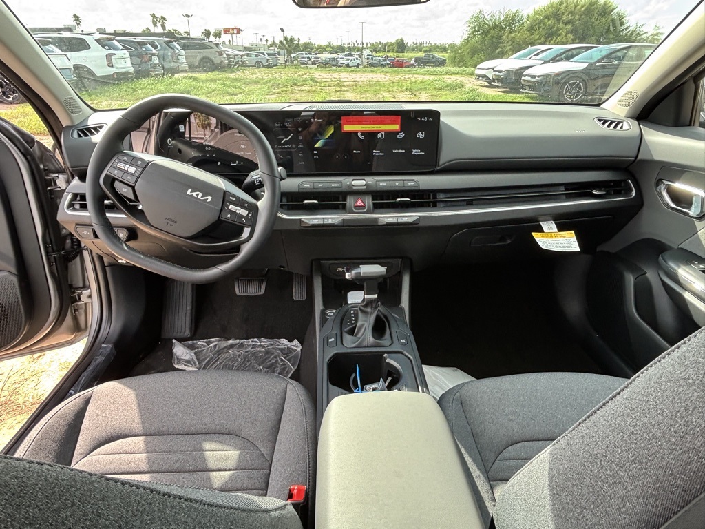 2025 Kia K4 EX photo 13