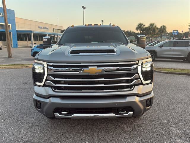 2024 Chevrolet Silverado 3500HD High Country photo 2