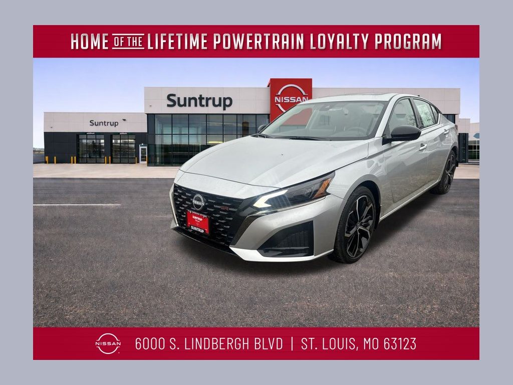 2025 Nissan Altima SR's photo