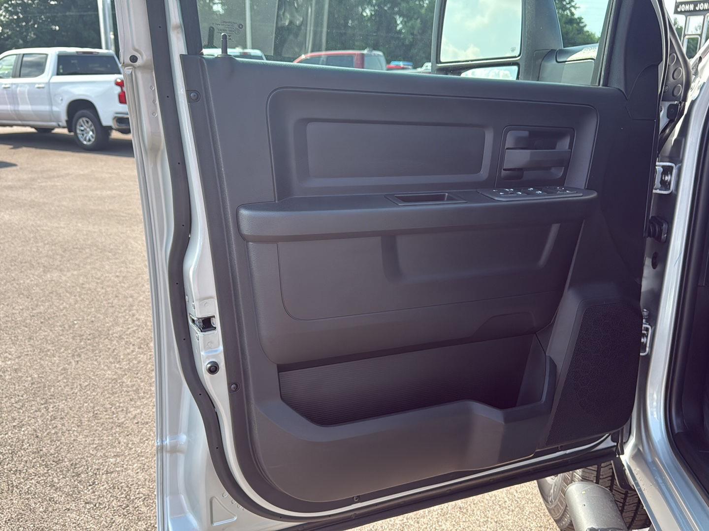 2025 Ram 2500 Tradesman photo 21