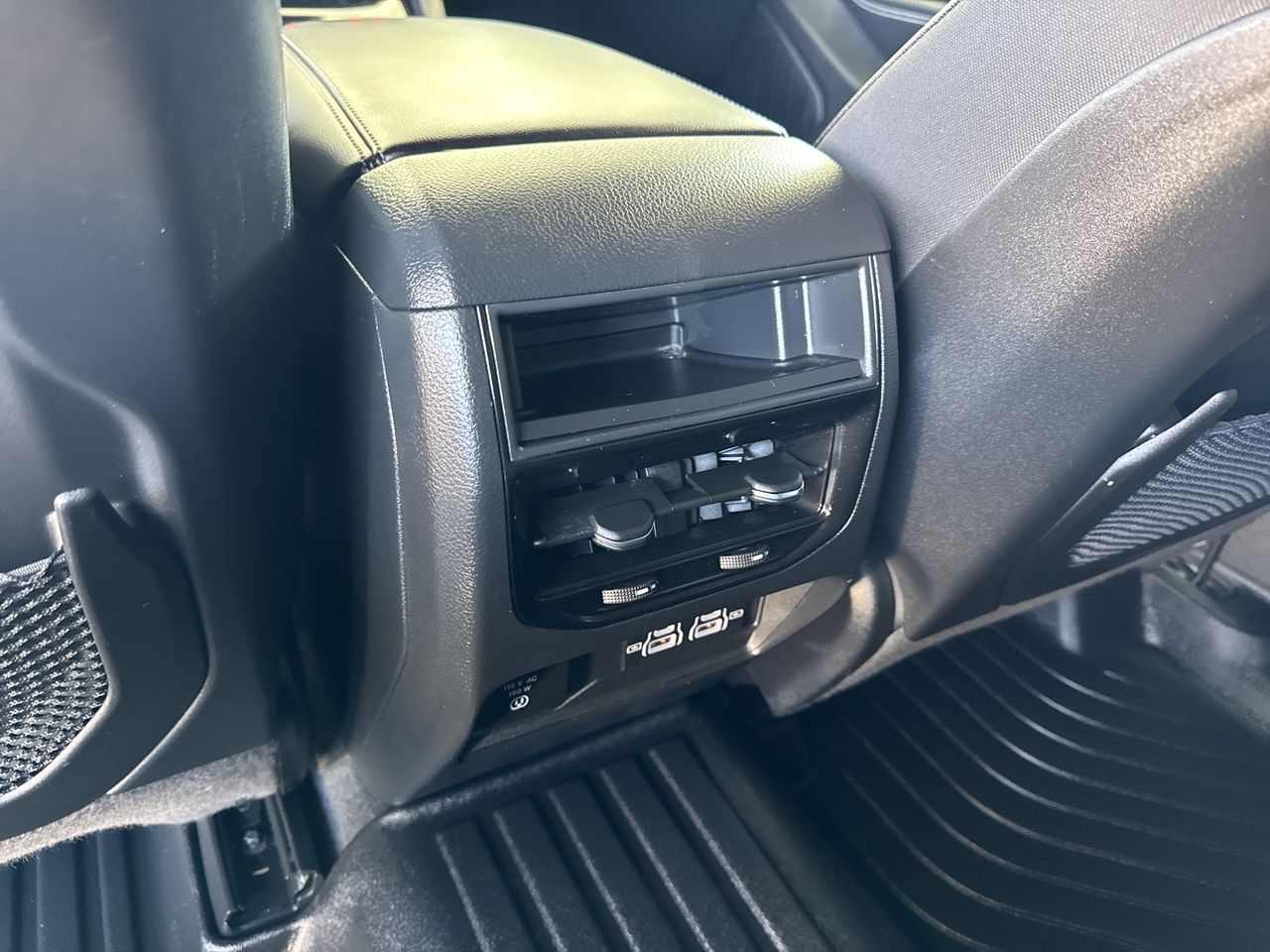 2023 Jeep Grand Cherokee Altitude photo 22