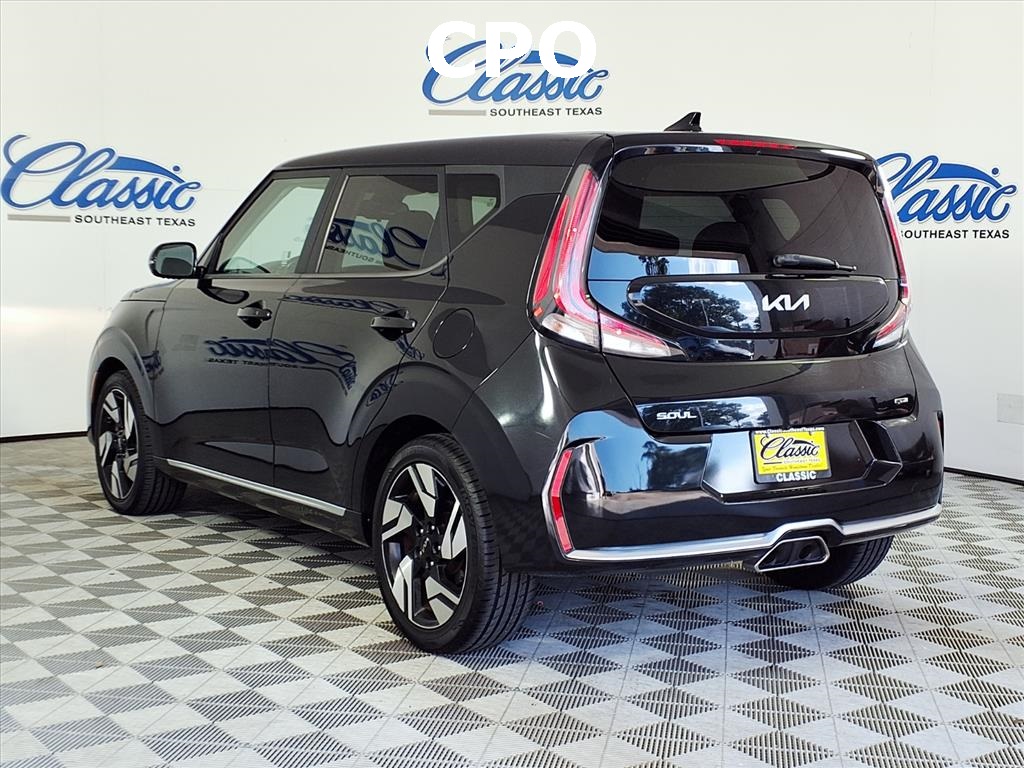 2023 Kia Soul GT-Line photo 2