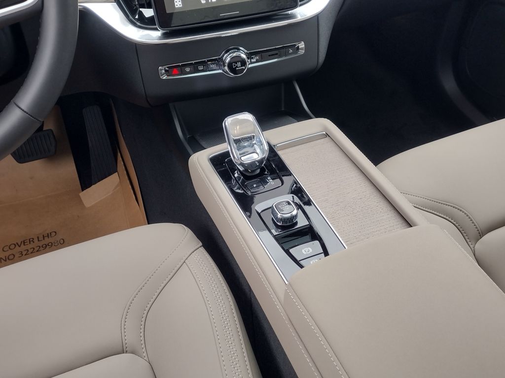 2026 VOLVO XC90 - Image 29