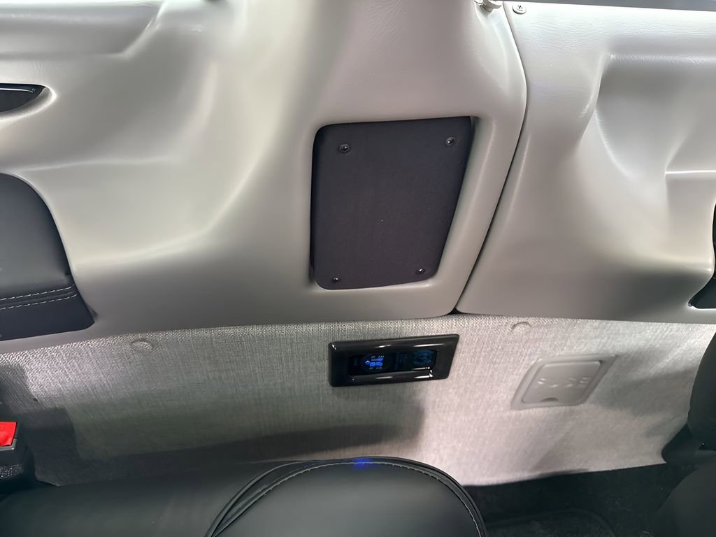 2025 Gmc Savana Cargo 2500 photo 18