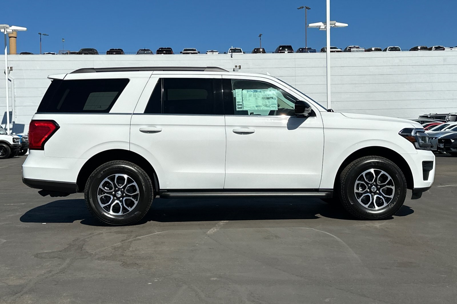 2024 Ford Expedition XL photo 2
