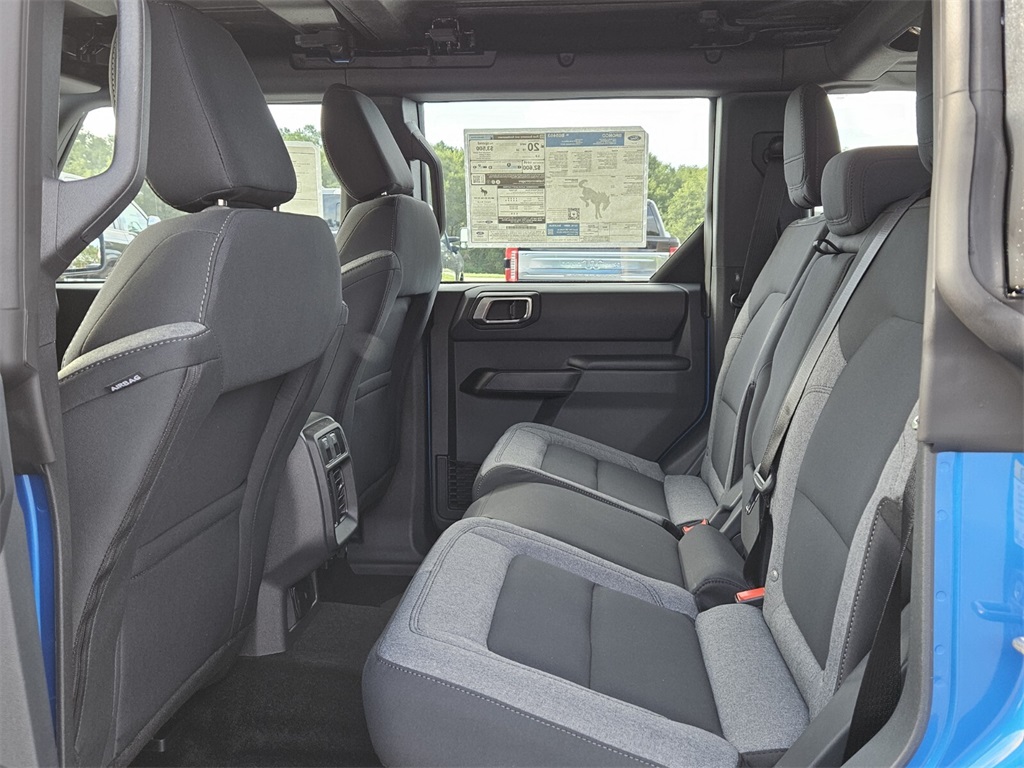 2025 Ford Bronco Base photo 6