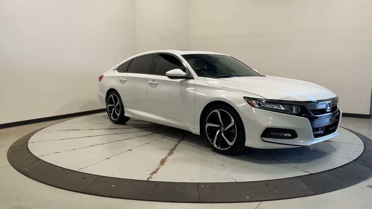 2019 Honda Accord Sport 2.0T photo 3