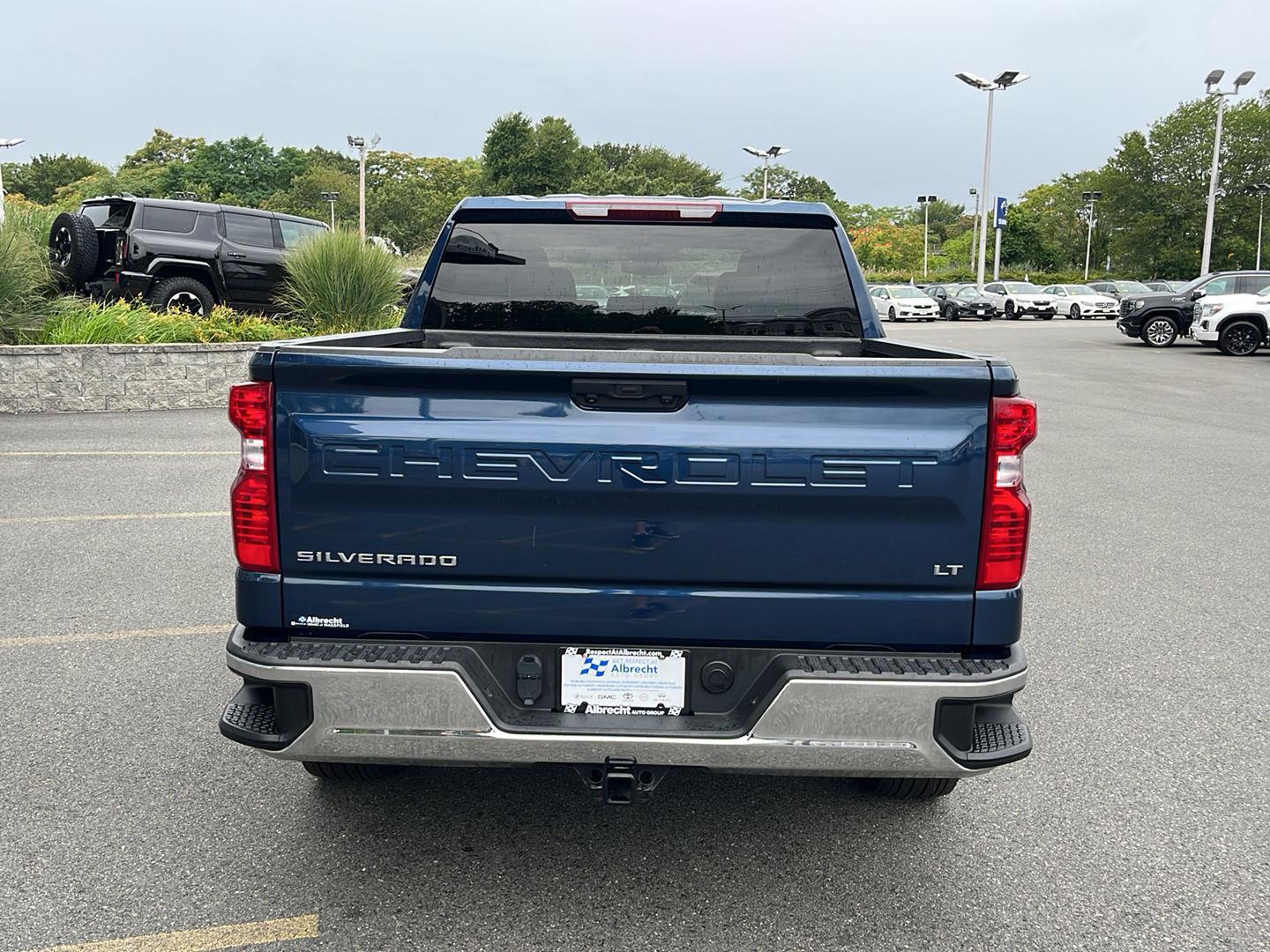 2022 Chevrolet Silverado photo 6