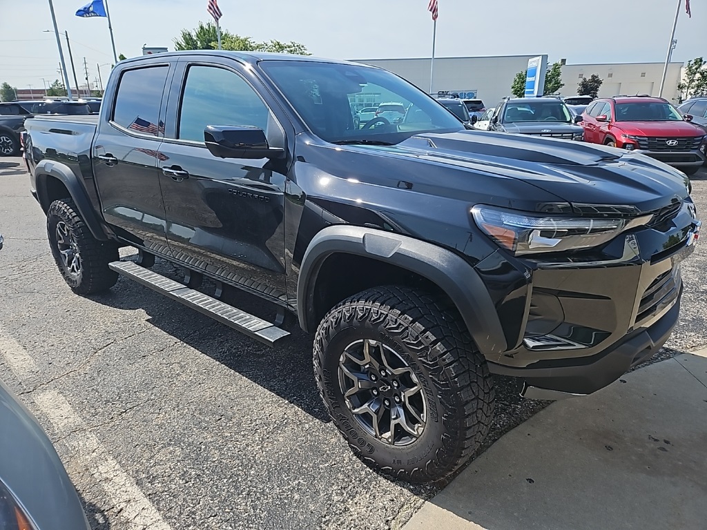 Used 2025 Chevrolet Colorado ZR2 with VIN 1GCPTFEK7S1108762 for sale in Kansas City