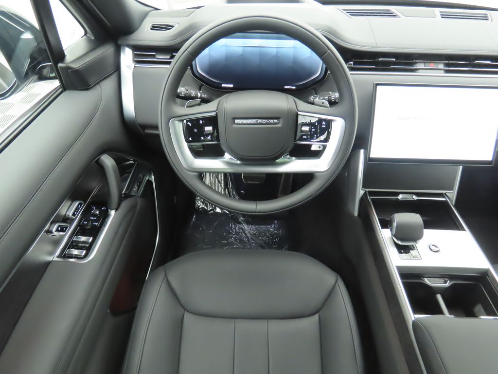 2025 Land Rover Range Rover SE photo 11
