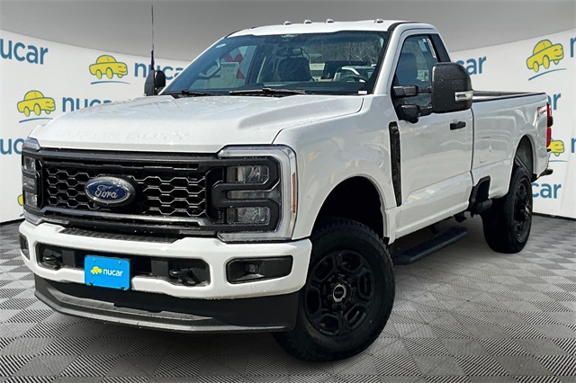 2025 Ford F-350 photo 2