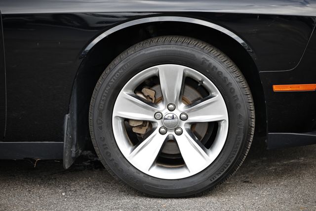 2021 Dodge Challenger SXT photo 3