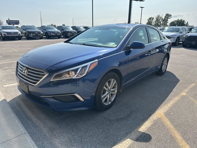 2017 Hyundai Sonata Base photo 4