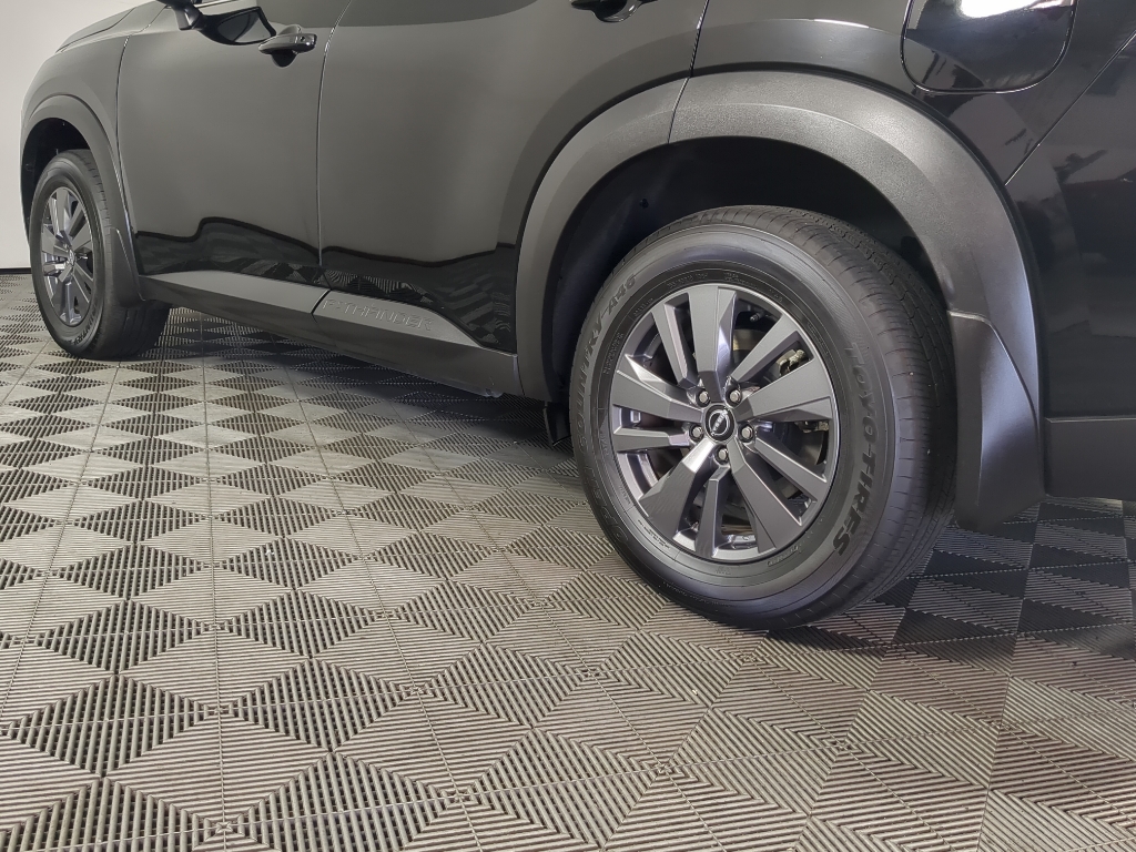 2024 Nissan Pathfinder SV photo 5