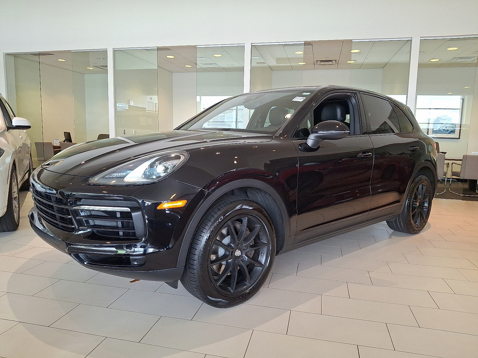 2019 Porsche Cayenne Base's photo
