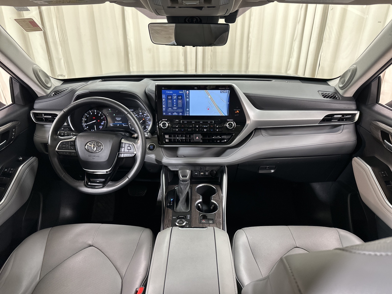 2021 Toyota Highlander Platinum photo 3
