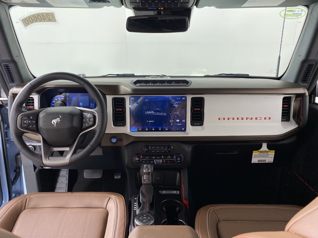 2024 Ford Bronco Heritage Limited First Edition photo 3