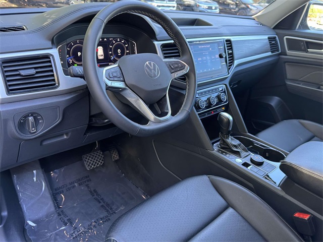 2022 Volkswagen Atlas V6 SE Technology photo 2