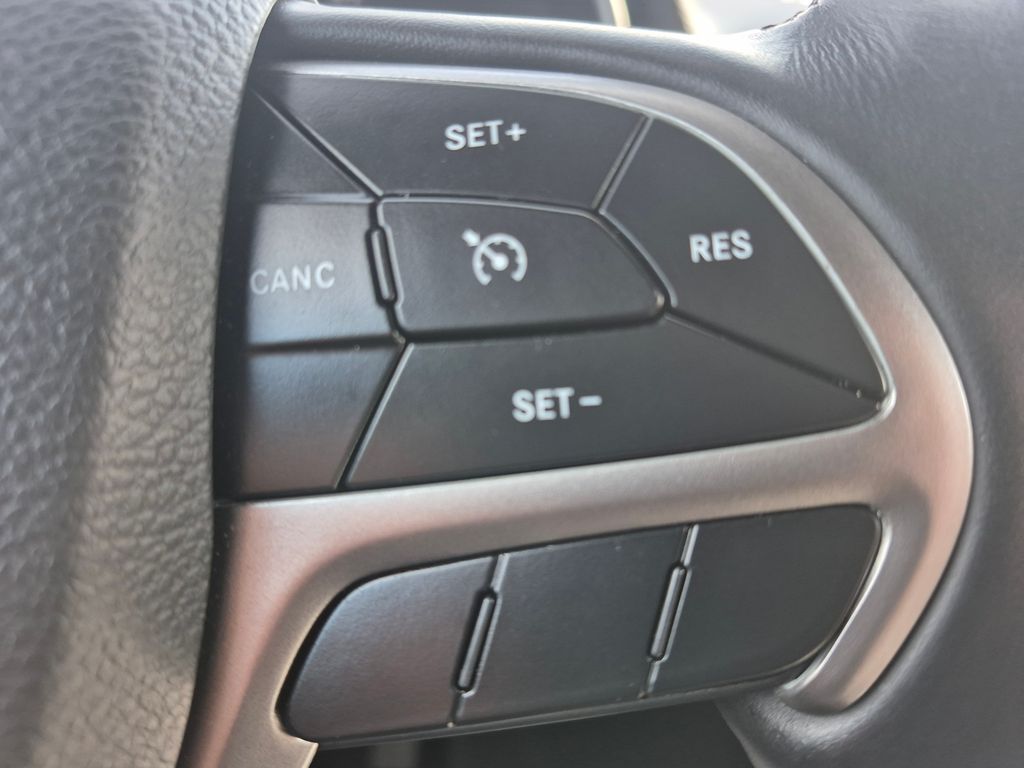 2022 Jeep Cherokee Limited photo 19