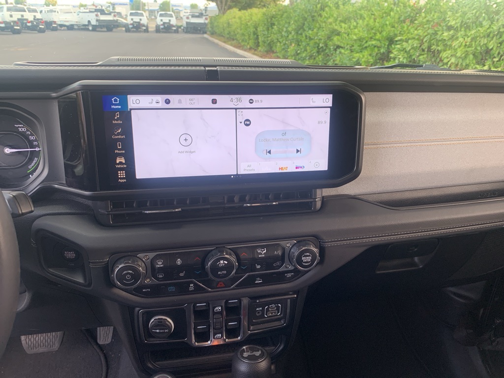 2024 Jeep Wrangler 4xe Sahara photo 17