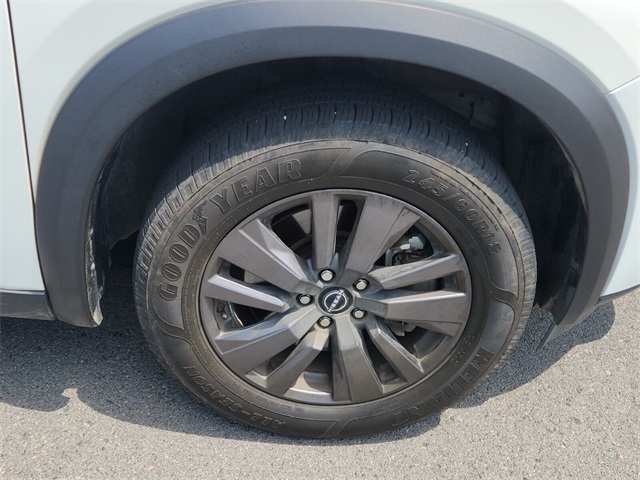 2022 Nissan Pathfinder S photo 17