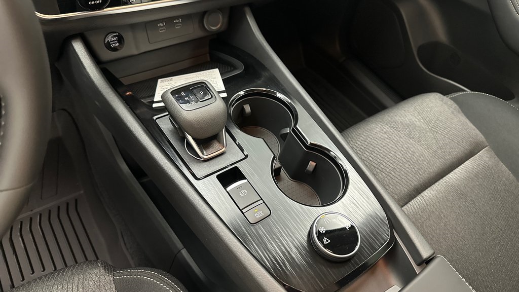 2026 Nissan Rogue SV photo 12