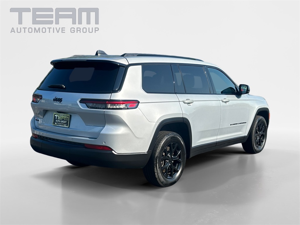 2024 Jeep Grand Cherokee Altitude photo 5
