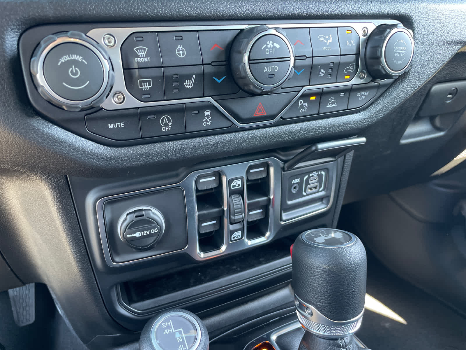 2025 Jeep Wrangler Sport S photo 25