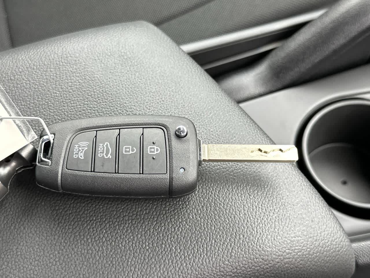 2025 Hyundai Elantra SE photo 25
