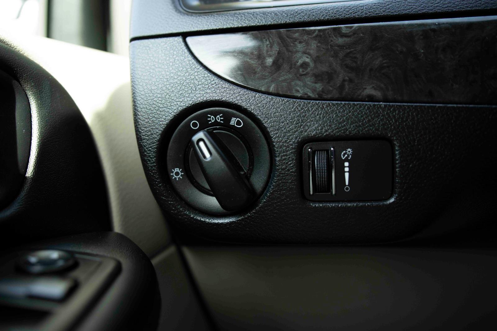 2015 Dodge Grand Caravan SE photo 9
