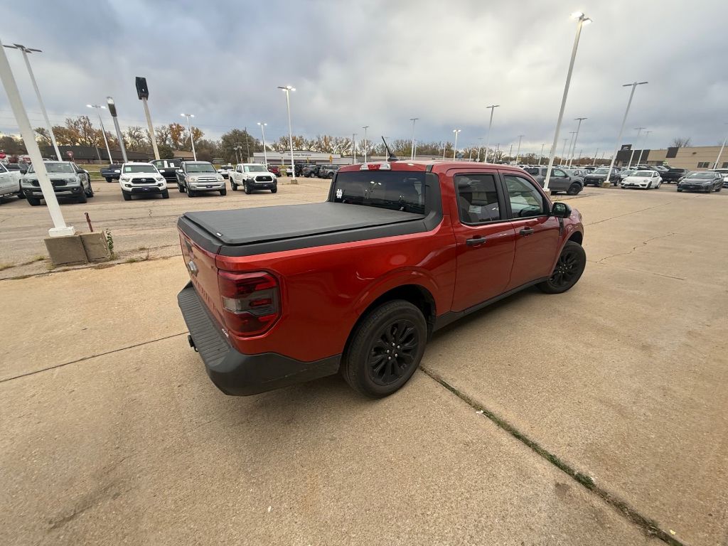 2024 Ford Maverick XLT photo 2