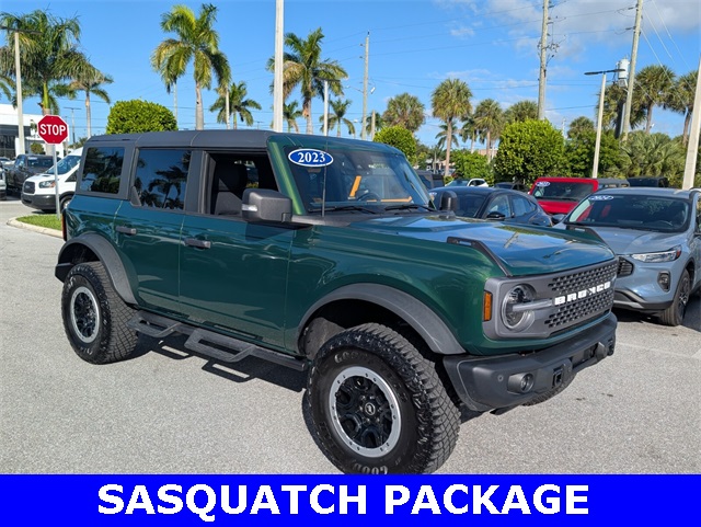 2023 Ford Bronco Badlands photo 2