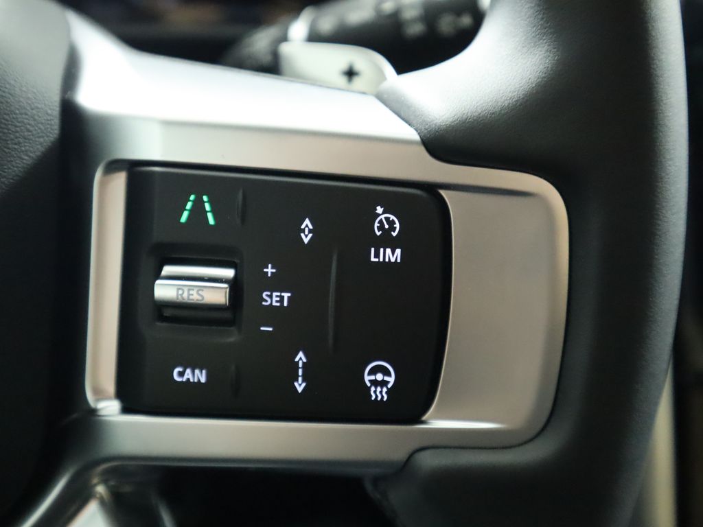 2025 Land Rover Discovery SE photo 12