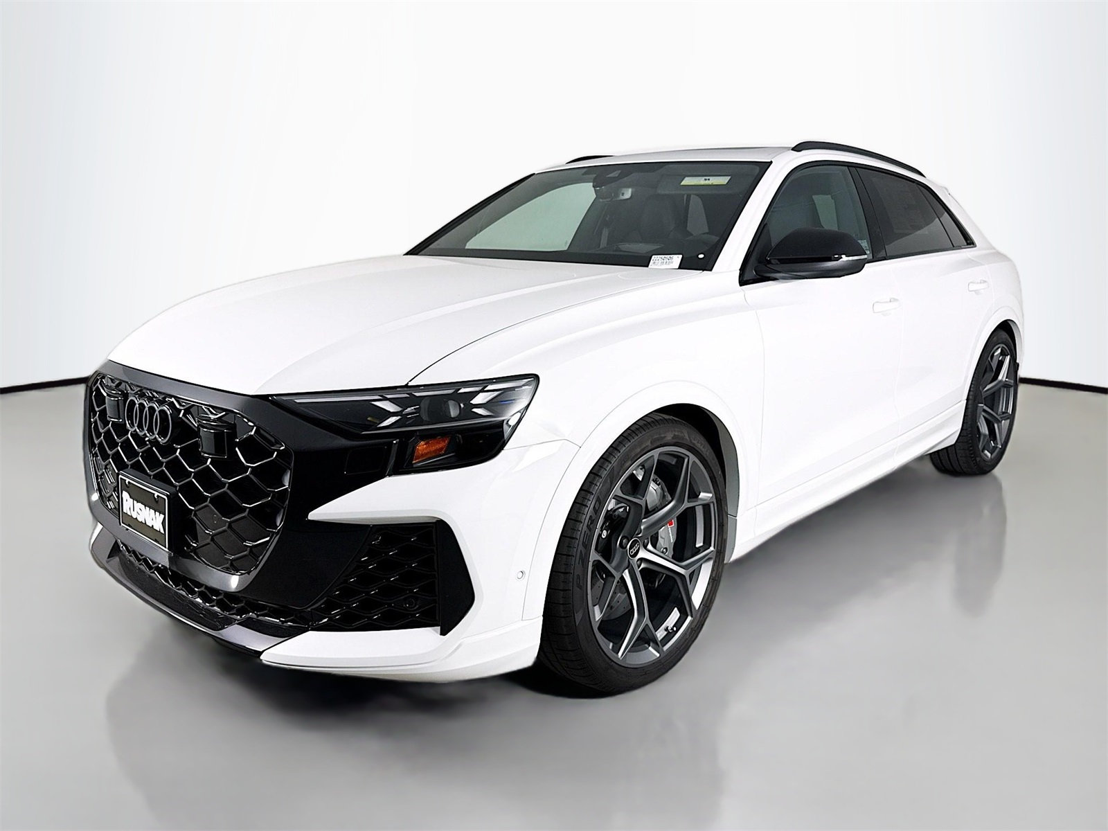 2025 Audi RS Q8 photo 3