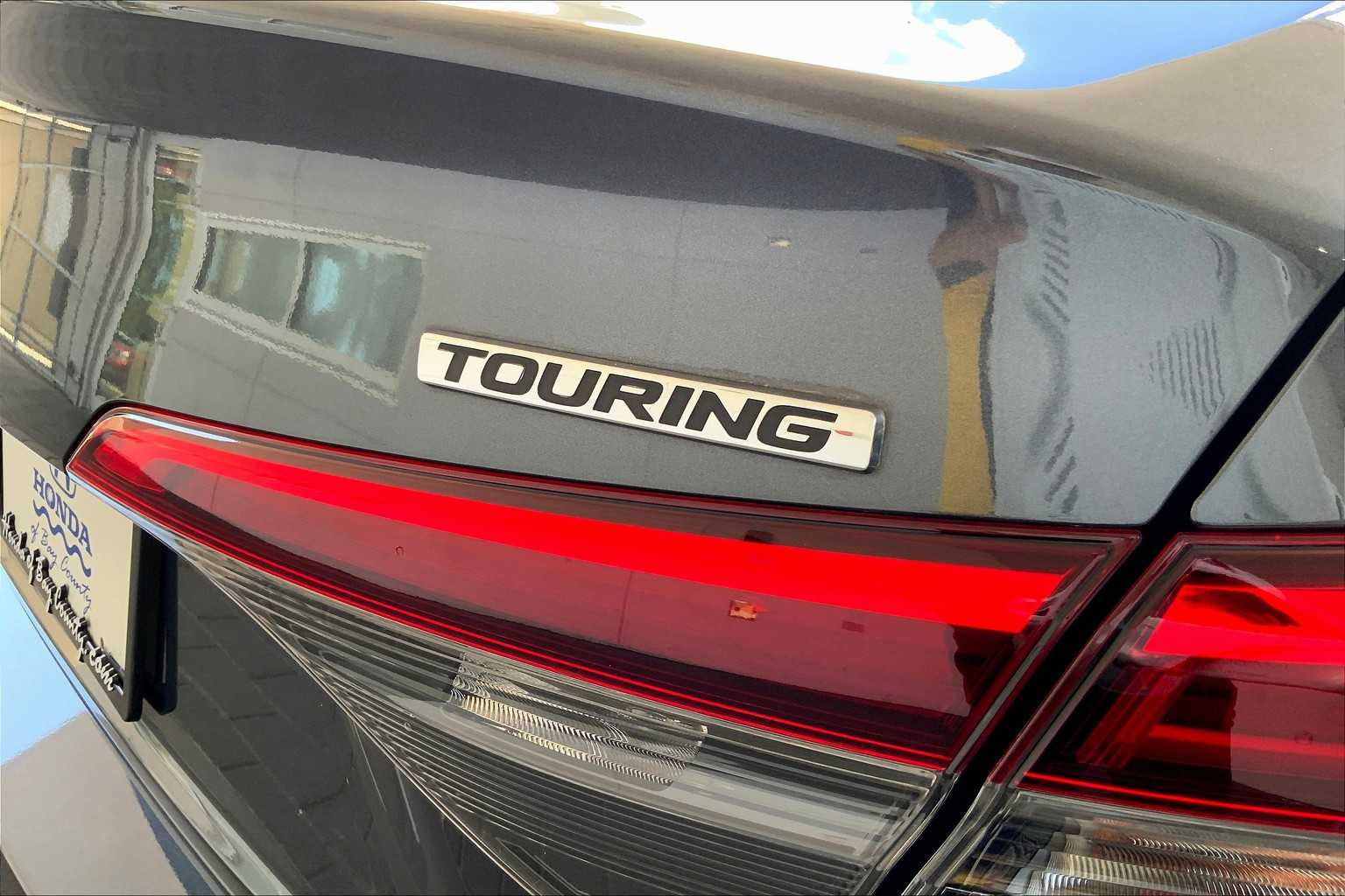 2022 Honda Civic Touring photo 9