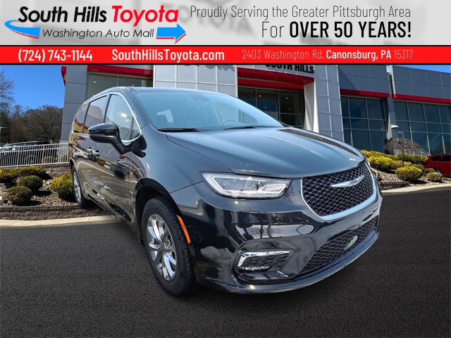 2023 Chrysler Pacifica Touring L's photo