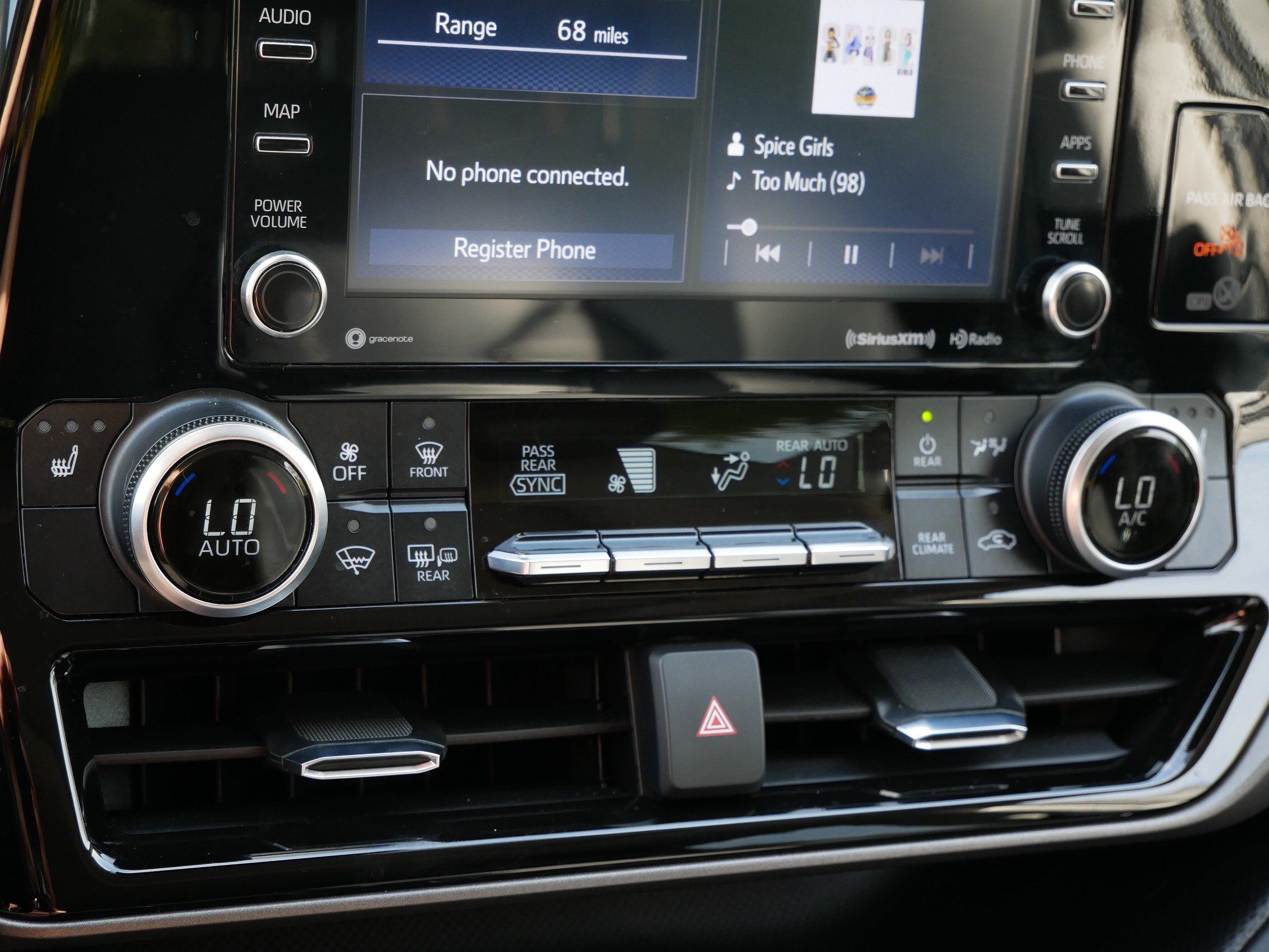 2022 Toyota Highlander XLE photo 23
