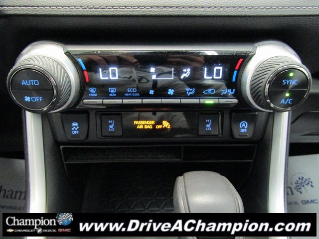 2021 Toyota RAV4 XLE photo 30