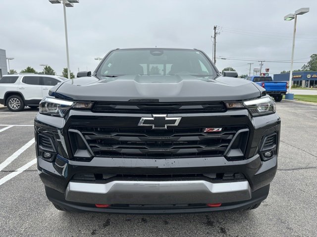 2025 Chevrolet Colorado Z71 photo 2