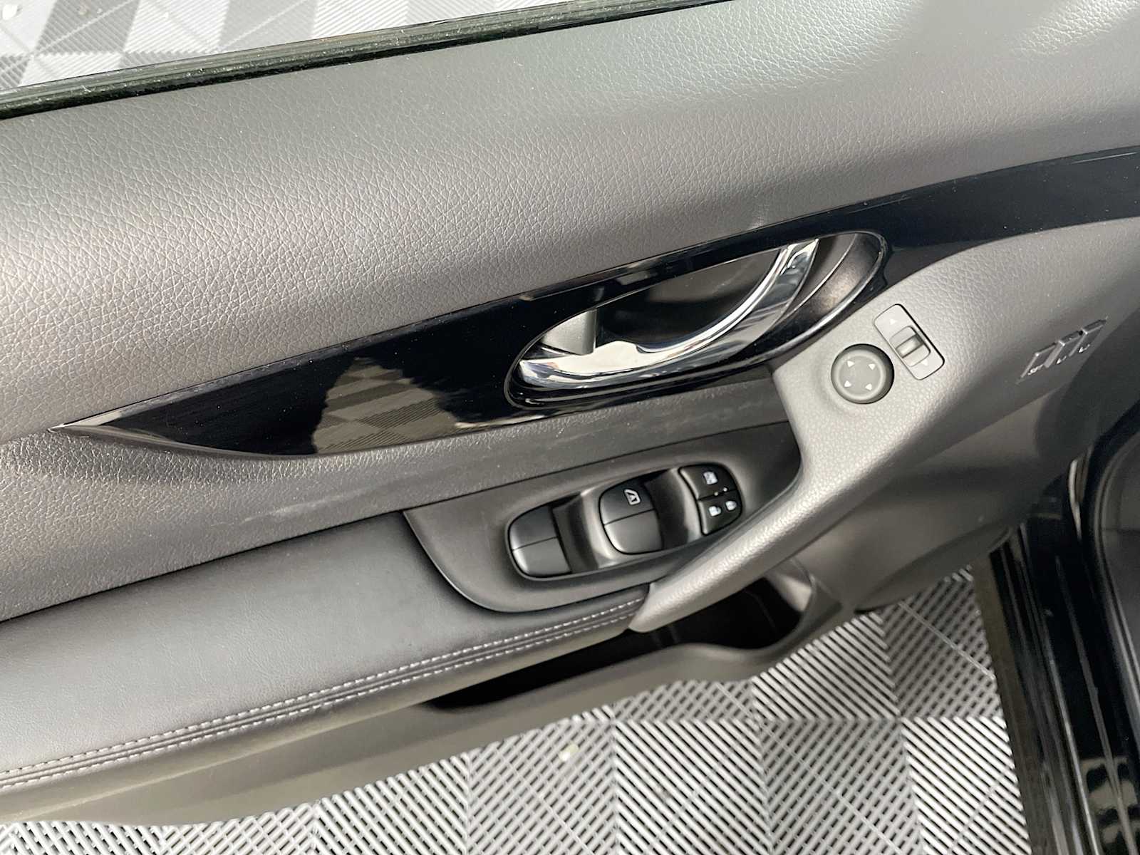 2022 Nissan Rogue Sport SV photo 15