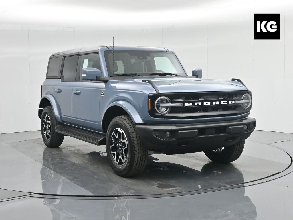 2025 Ford Bronco 4-Door Outer Banks's photo