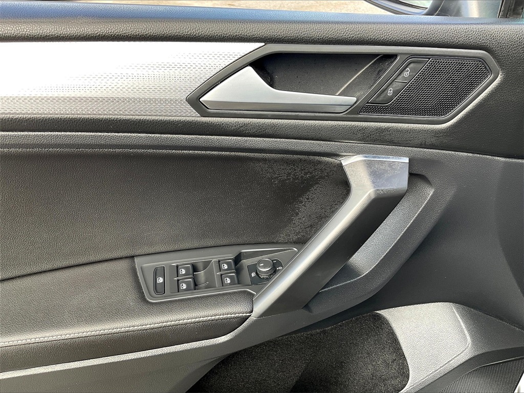 2023 Volkswagen Tiguan S photo 35