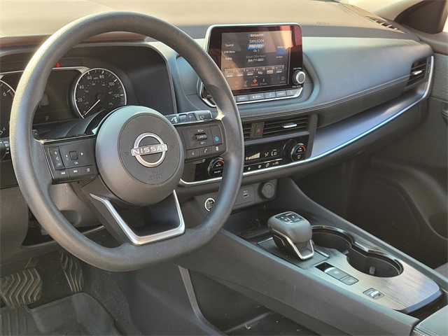2023 Nissan Rogue SV photo 6
